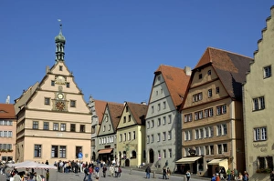 Ratstrinkstube (City Councillors Tavern) and town houses