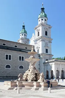 Residenzplatz Square, Residenzbrunnen fountain, Dom Cathedral, Salzburg, Salzburger Land Residenzplatz Square, Residenzbrunnen fountain, Dom Cathedral, Salzburg, Salzburger Land