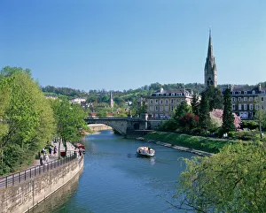 River Avon and the city of Bath, Avon, England, United Kingdom, Europe River Avon and the city of Bath, Avon, England, United Kingdom, Europe