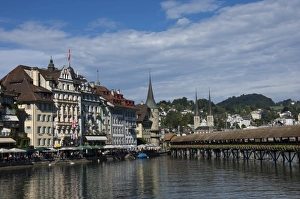 River Reuss and Kapellbrucke, Hofkircke beyond, Lucerne, Switzerland, Europe River Reuss and Kapellbrucke, Hofkircke beyond, Lucerne, Switzerland, Europe