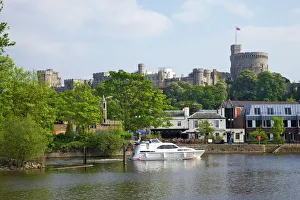 Prints of River Thames and Windsor Castle, Windsor, Berkshire, England, United Kingdom, Europe Berkshire Prints: River Thames Print: Windsor Castle, Berkshire, England
