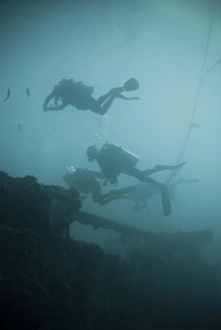 Scuba divers wreck diving, Southern Thailand, Andaman Sea, Indian Ocean, Southeast Asia, Asia Scuba divers wreck diving, Southern Thailand, Andaman Sea, Indian Ocean, Southeast Asia, Asia