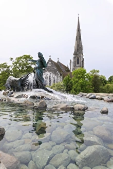 St. Albans Church with the Gefion Fountain in the foreground, Churchill Park, Copenhagen St. Albans Church with the Gefion Fountain in the foreground, Churchill Park, Copenhagen