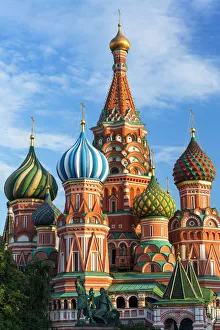 St. Basils Cathedral in Red Square, UNESCO World Heritage Site, Moscow, Russia, Europe St. Basils Cathedral in Red Square, UNESCO World Heritage Site, Moscow, Russia, Europe