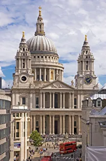 St. Pauls Cathedral designed by Sir Christopher Wren, London, England, United Kingdom, Europe St. Pauls Cathedral designed by Sir Christopher Wren, London, England, United Kingdom, Europe