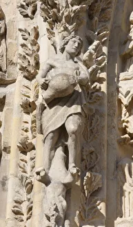 Statue, west front, Reims cathedral, UNESCO World Heritage Site, Reims, Marne, France Statue, west front, Reims cathedral, UNESCO World Heritage Site, Reims, Marne, France
