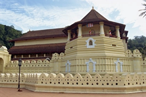 Temple Of The Tooth Kandy Prints: Temple of the Tooth