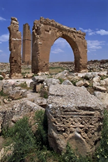 Travel Photography Destinations Prints: Tower and arch of the Temple of Sin