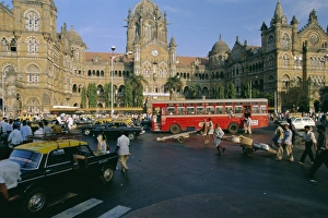 Victoria Railway Terminus Print, Mumbai Street Scene