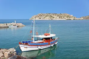 View from Plaka to Spinalonga Island (Kalidon), former leper colony, Gulf of Mirabello View from Plaka to Spinalonga Island (Kalidon), former leper colony, Gulf of Mirabello