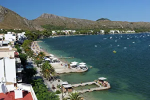 View over resort and bay, Port de Pollenca (Puerto Pollensa), Mallorca (Majorca) View over resort and bay, Port de Pollenca (Puerto Pollensa), Mallorca (Majorca)