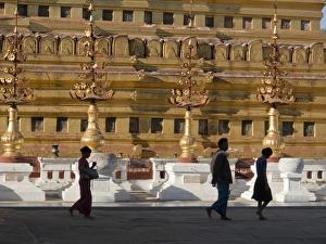 Bagan Myanmar Temples Prints: Visitors to the Buddhist temples of Bagan, Myanmar (Burma), Asia