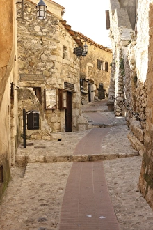 European Village Prints: VLO6437
