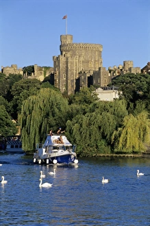 Windsor Castle Print with River Thames Reflection