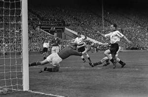 Bert Trautmann injury incident - 1956 FA Cup Final Bert Trautmann injury incident - 1956 FA Cup Final