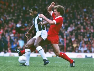 Cyrille Regis Prints: 1978/79 First Division Print - Cyrille Regis vs Graeme Souness