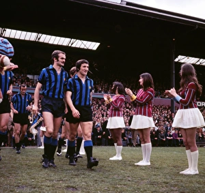 Inters Milans Sandro Mazzola and Gianfranco Bedin are welcomed onto the Selhurst Park Inters Milans Sandro Mazzola and Gianfranco Bedin are welcomed onto the Selhurst Park