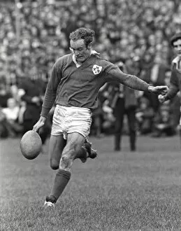 Images Dated 17th April 2007: Irelands Mike Gibson - 1971 Five Nations