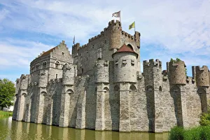 Ghent belgium/gravensteen medieval castle moat ghent belgium Ghent belgium/gravensteen medieval castle moat ghent belgium