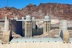 Hoover Dam on the border between Nevada and Arizona in the USA Hoover Dam on the border between Nevada and Arizona in the USA