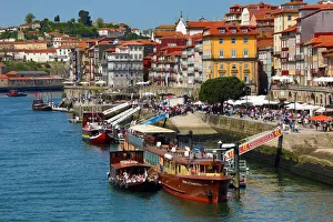 Tourist boats on the River Douro in Porto, Portugal Tourist boats on the River Douro in Porto, Portugal