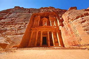 View of the Treasury, Al-Khazneh, Petra, Jordan View of the Treasury, Al-Khazneh, Petra, Jordan