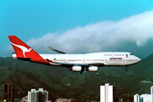 Boeing 747-400 Qantas flying into Kai Tak - old Hong Kong airport Boeing 747-400 Qantas flying into Kai Tak - old Hong Kong airport