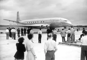 DH Comet 1 Print July 1947 Flight Magazine