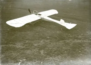 Historical Flight Images Prints: Flight, SUP00057