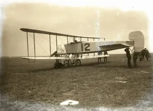 Historical Flight Images Prints: Flight, SUP00166