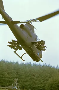 Helicopter Prints: Boeing AH64 Apache Print