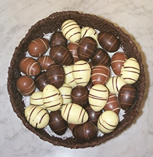 Spring Dessert Ideas Prints: Mini Easter eggs in chocolate nest