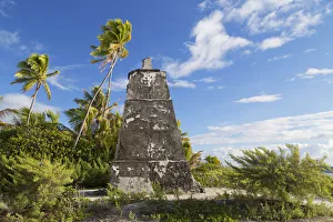 Ancient lighthouse, Fakarava, Tuamotu Islands, French Polynesia Ancient lighthouse, Fakarava, Tuamotu Islands, French Polynesia