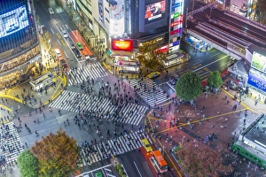 Asia, Japan, Tokyo, Shibuya, Shibuya Crossing, centre of Shibuyas fashionable shopping Asia, Japan, Tokyo, Shibuya, Shibuya Crossing, centre of Shibuyas fashionable shopping