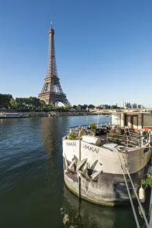 Banks of the Seine with Eiffel Tower, Paris, France Banks of the Seine with Eiffel Tower, Paris, France