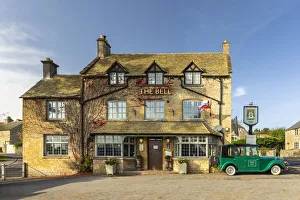 The Bell pub, Stow-on-the-Wold, the Cotswolds, Gloucestershire, England, UK The Bell pub, Stow-on-the-Wold, the Cotswolds, Gloucestershire, England, UK