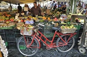 Campo de Fiori food market. Rome, Italy Campo de Fiori food market. Rome, Italy