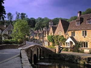 Wiltshire Tourist Attractions Prints: Castle Combe