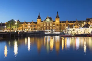 Central Station at dusk, Amsterdam, Netherlands Central Station at dusk, Amsterdam, Netherlands