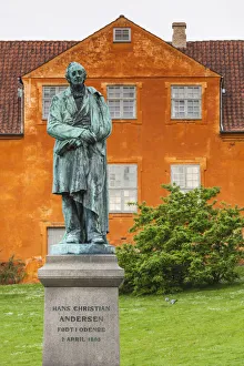 Hans Christian Andersen Statue – Scandinavian Heritage Association