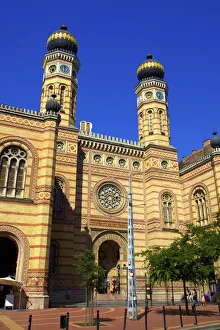 Dohany Street Synagogue (Largest Synagogue in Europe), Budapest, Hungary Dohany Street Synagogue (Largest Synagogue in Europe), Budapest, Hungary