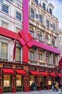 England, London, New Bond Street, Cartier Store with Christmas Decorations England, London, New Bond Street, Cartier Store with Christmas Decorations