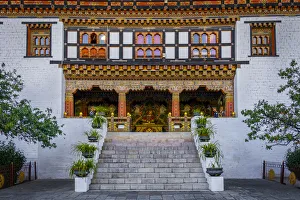 Entrance of the Tashichho Dzong a Buddhist monastery and fortress on the northern Entrance of the Tashichho Dzong a Buddhist monastery and fortress on the northern