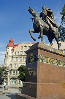 Equestrian Sculpture Art Prints: Equestrian Statue