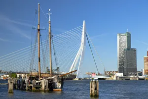 Erasmus Bridge (Erasmusbrug) and Boat Catherina, Rotterdam, Zuid Holland, Netherlands Erasmus Bridge (Erasmusbrug) and Boat Catherina, Rotterdam, Zuid Holland, Netherlands