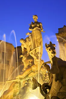 Fountain of Diana, Ortygia, Syracuse, Sicily, Italy Fountain of Diana, Ortygia, Syracuse, Sicily, Italy