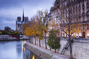 France, Paris, Cathedral Notre Dame cathedral and Ile St-Louis, dawn France, Paris, Cathedral Notre Dame cathedral and Ile St-Louis, dawn