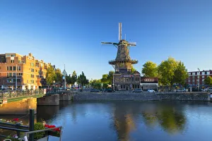 De Gooyer windmil, Amsterdam, Noord Holland, Netherlands De Gooyer windmil, Amsterdam, Noord Holland, Netherlands