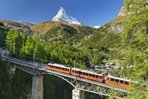 Gornergratbahn cog railway on Findelbach Bridge, Matterhorn (4478m) mountain, Valais, Swiss Alps, Switzerland Gornergratbahn cog railway on Findelbach Bridge, Matterhorn (4478m) mountain, Valais, Swiss Alps, Switzerland