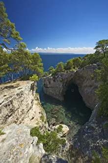 Grotta delle Viole, Isola San Domino, Tremiti Islands, Apulia, Italy Grotta delle Viole, Isola San Domino, Tremiti Islands, Apulia, Italy